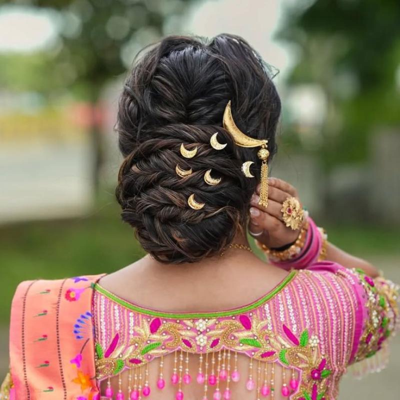 Hairstyle For Banarasi saree