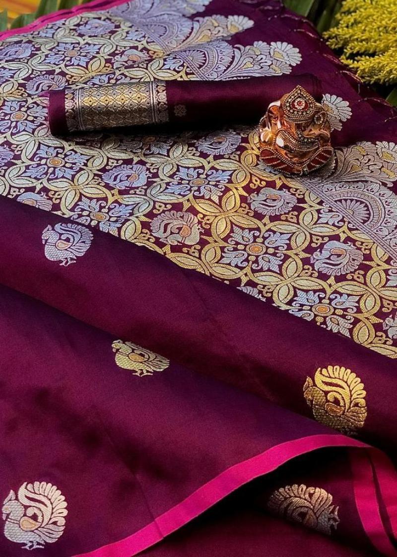 Fabric of Banarasi Saree