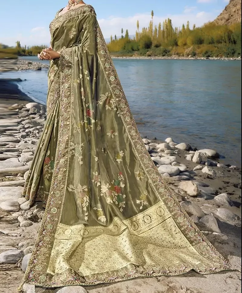 Modern Glamour Of Cutdana Saree